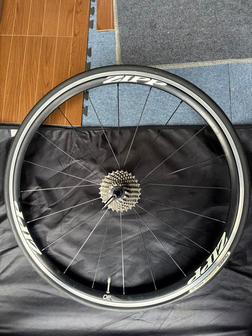 ZIPP 30 Clincher ホイール前後