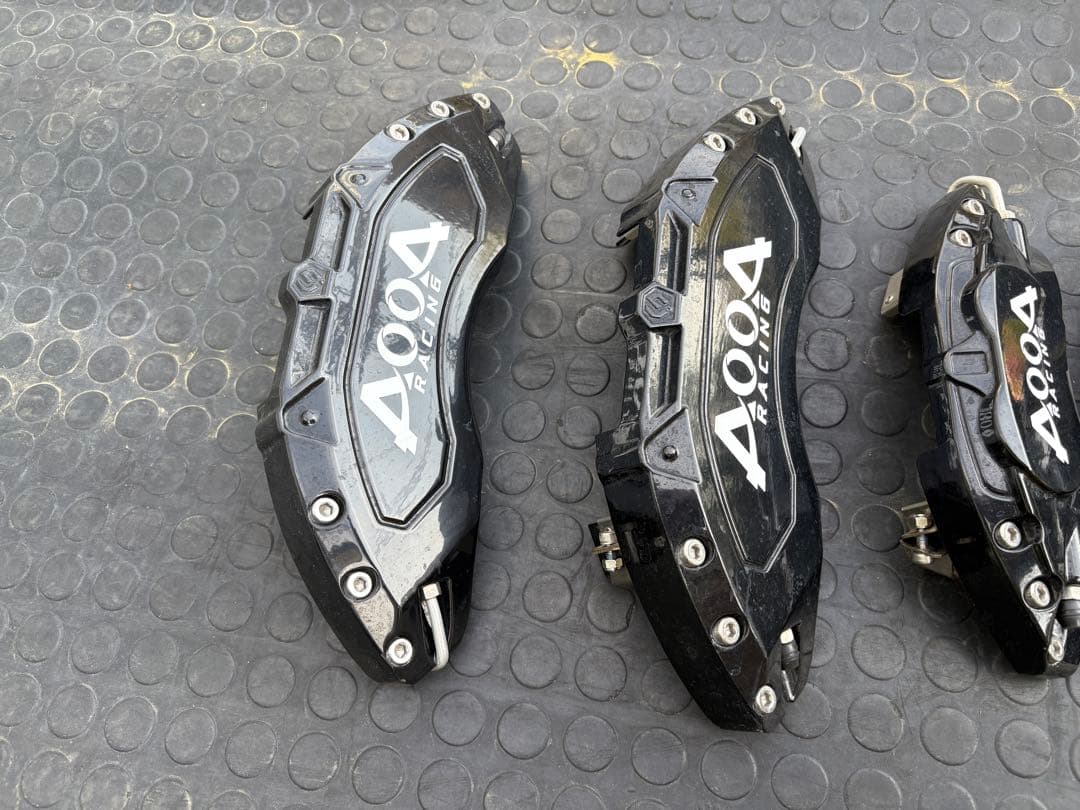 210クラウンキャリパーカバー