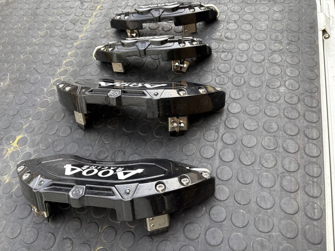 210クラウンキャリパーカバー