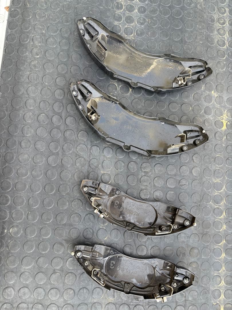 210クラウンキャリパーカバー