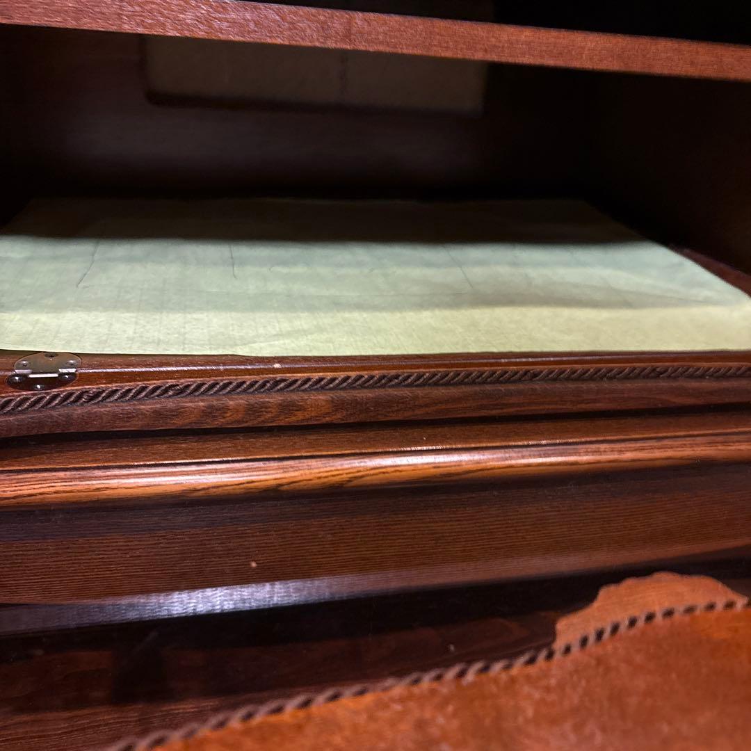 アンティーク木製テレビボード ブラウン ガラス扉付き