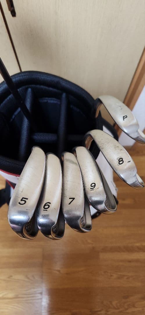 adidas テーラーメイド　ゴルフキャディバッグ クラブセット