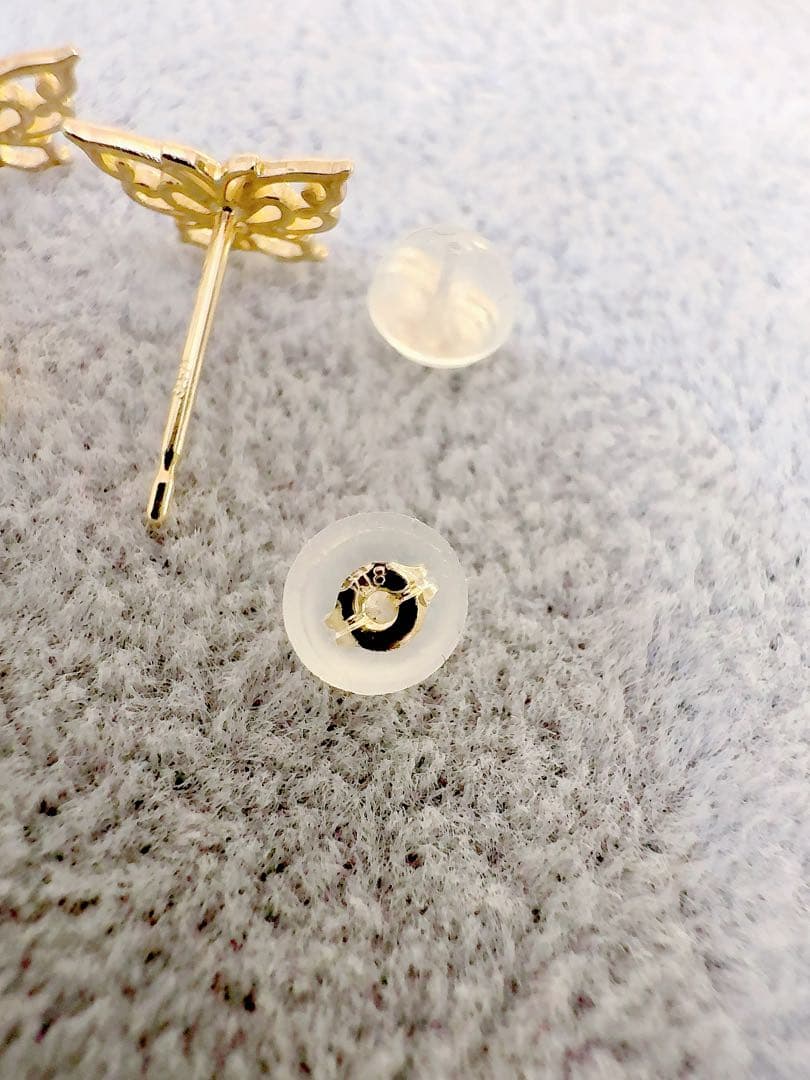 K18 バタフライスタッドピアス