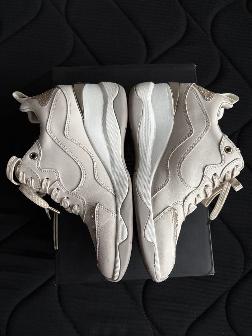 DIANA（ダイアナ）ホワイト グリッター スニーカー