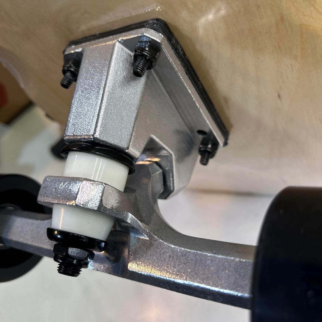 7183【未使用品】スイングトラック搭載 サーフスケート31,5 ウッディプレス