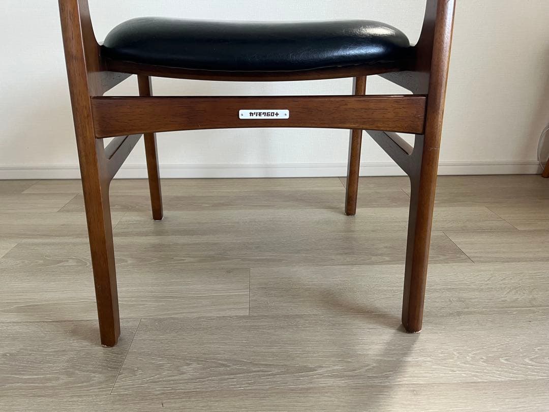 カリモク60 プラス　アームレスダイニングチェア