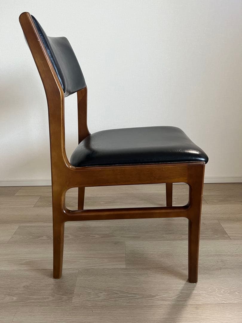 カリモク60 プラス　アームレスダイニングチェア