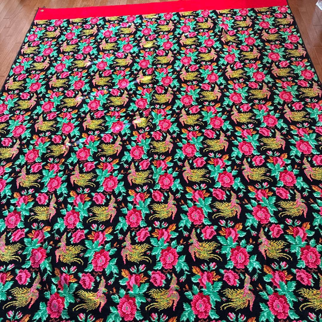 花柄刺繍の大判綿生地