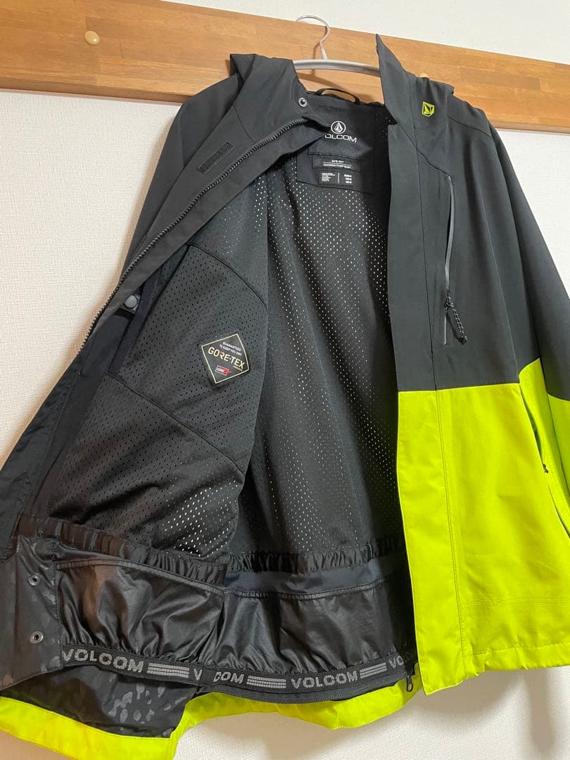 VOLCOM ゴアテックス スノーボードウェア レディース 上下セット