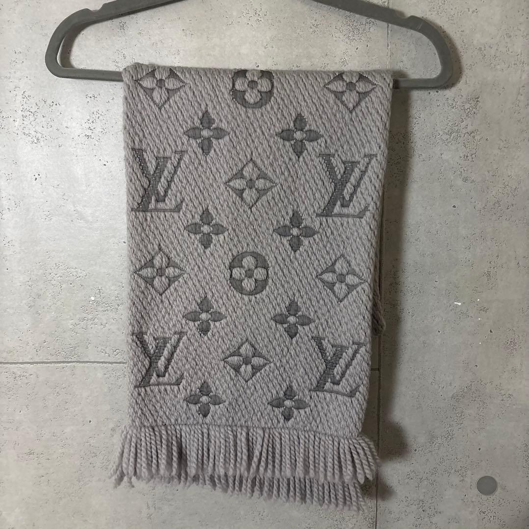 ［美品］ルイヴィトン　モノグラム エシャルプ・ロゴマニア マフラー　グレー