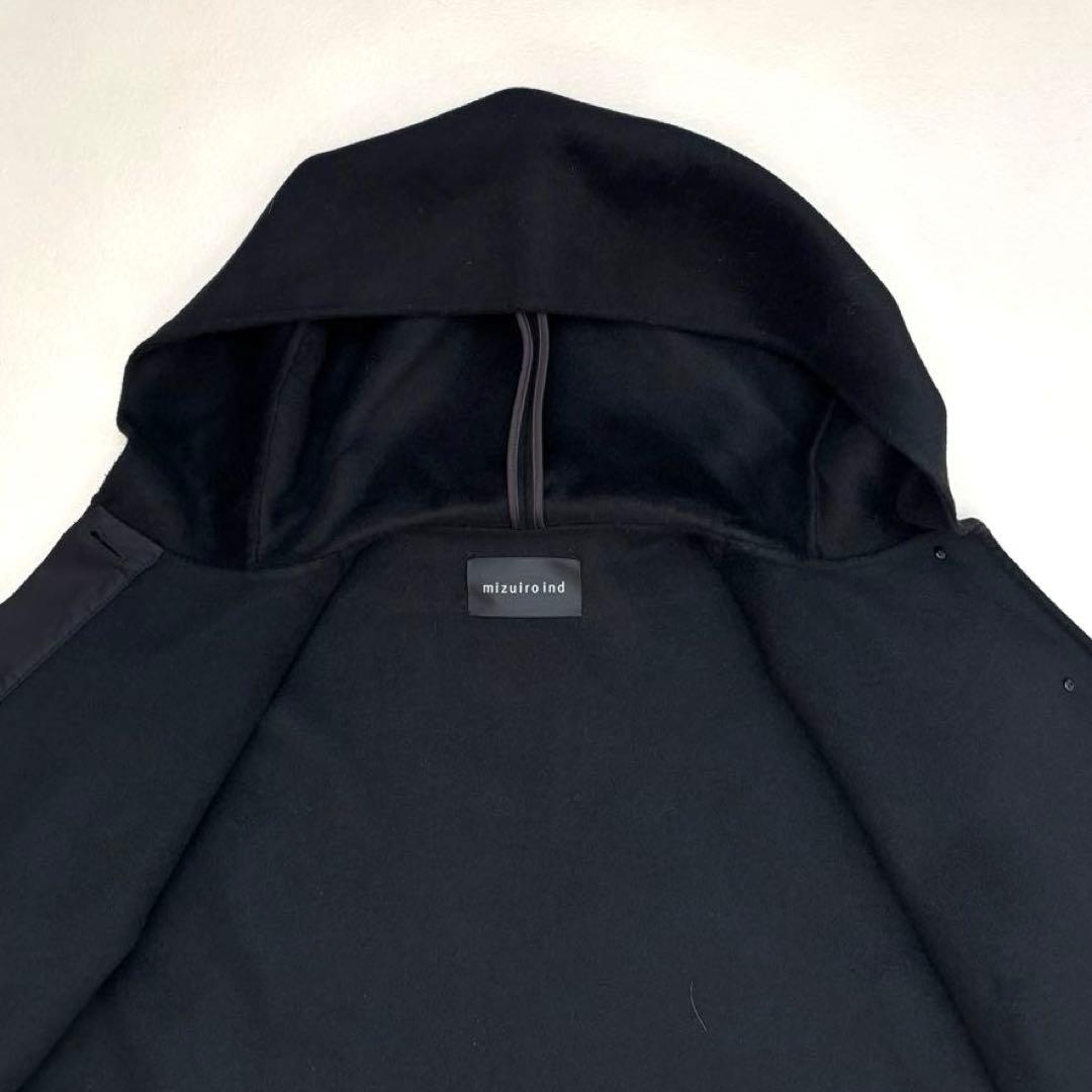 ミズイロインド　ウール ショートリバーコート 黒　フード