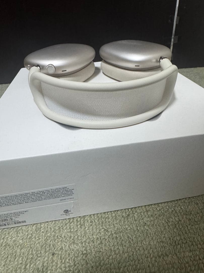 Airpods Max 第二世代　スターライト