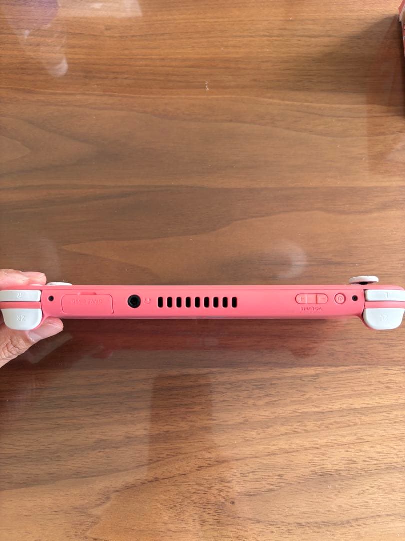 任天堂　スイッチライト　ピンク　中古