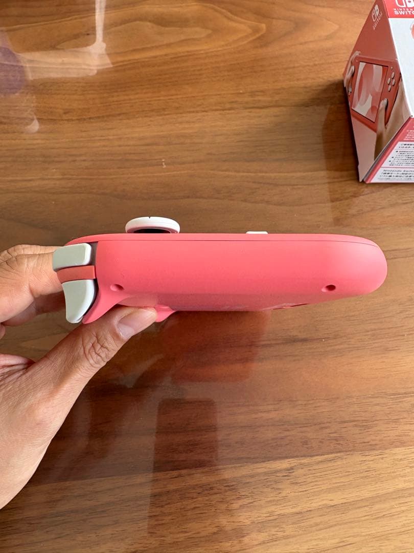 任天堂　スイッチライト　ピンク　中古