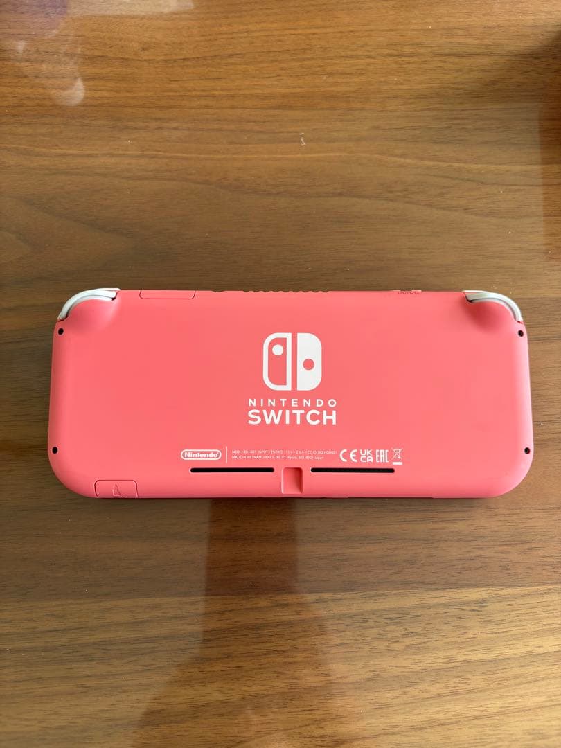 任天堂　スイッチライト　ピンク　中古