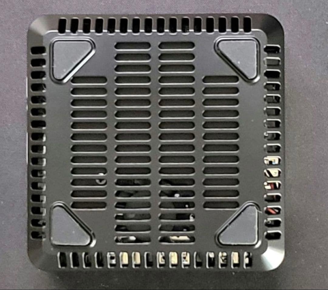 超小型 Minisforum EM680 SSD:512GB おまけ付き