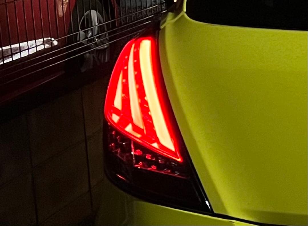 ZC32S スイフトスポーツ LEDテールランプ（ブラックスモーク）