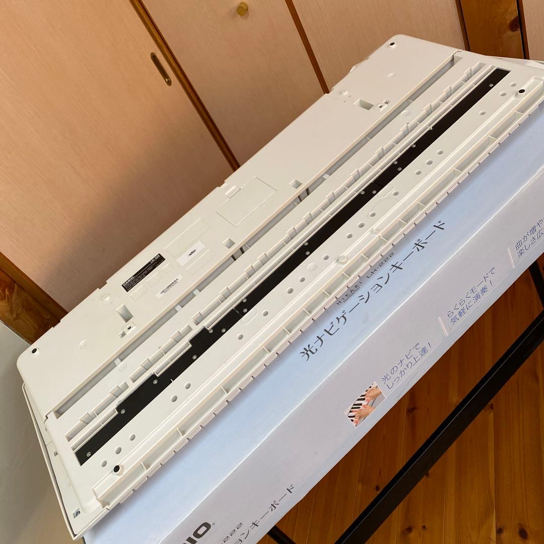 CASIOカシオ 光ナビゲーションキーボード LK-222 電子キーボード61鍵