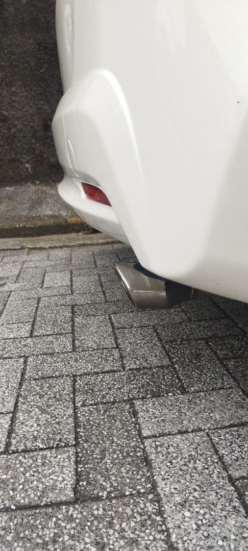 フィット　ハイブリッド　GP1　GE6　用社外マフラー