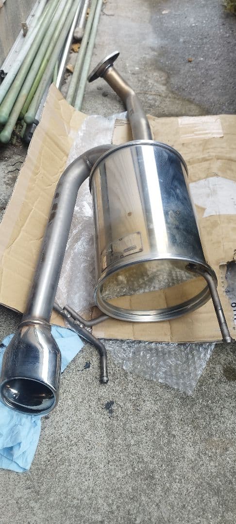 フィット　ハイブリッド　GP1　GE6　用社外マフラー