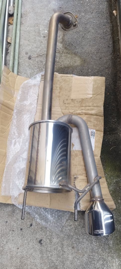 フィット　ハイブリッド　GP1　GE6　用社外マフラー