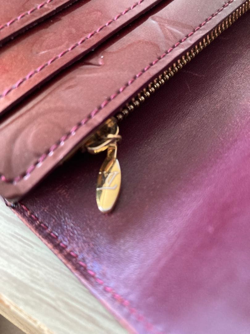 ルイヴィトン ヴェルニ ポルトフォイユ サラ 長財布 (商品説明必読　訳あり)