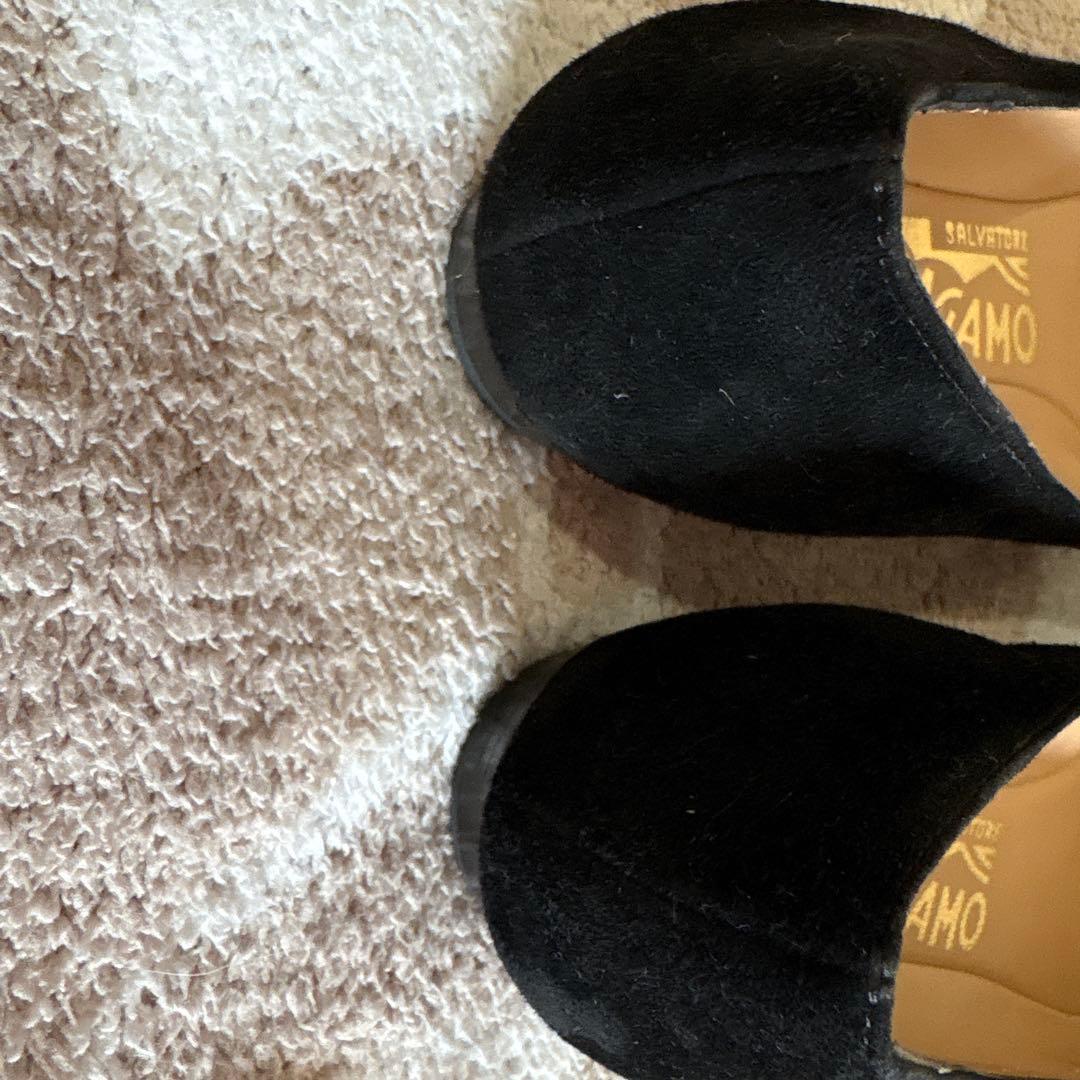 Ferragamo ブラック フラットシューズ