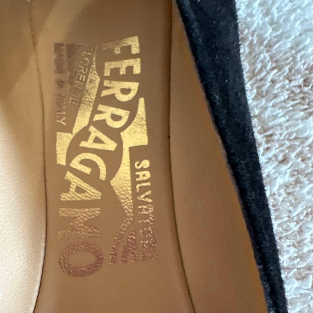 Ferragamo ブラック フラットシューズ