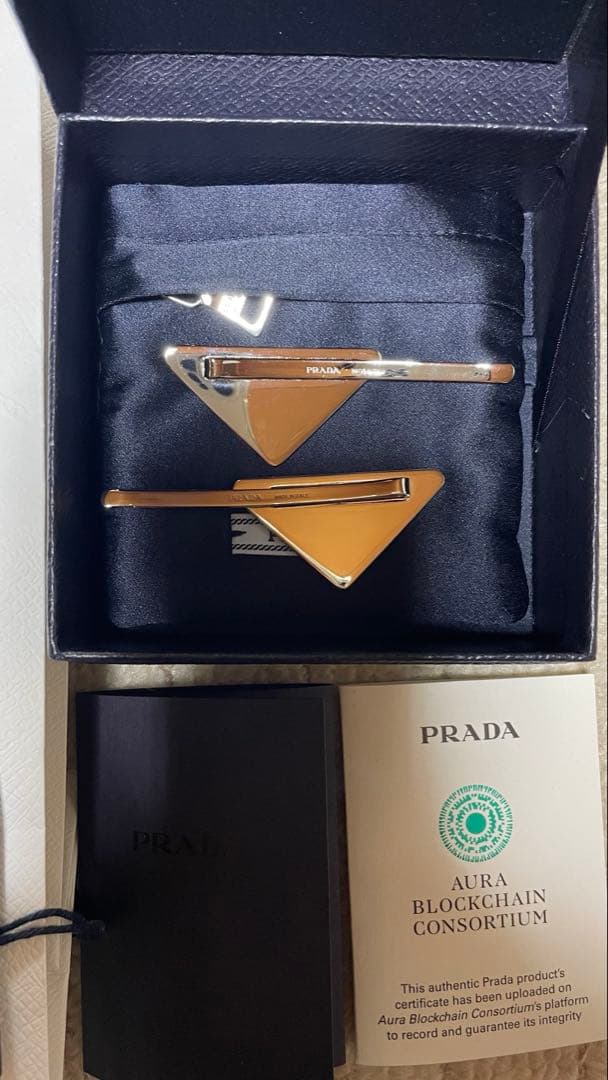 PRADA プラダ ヘアピン 黒