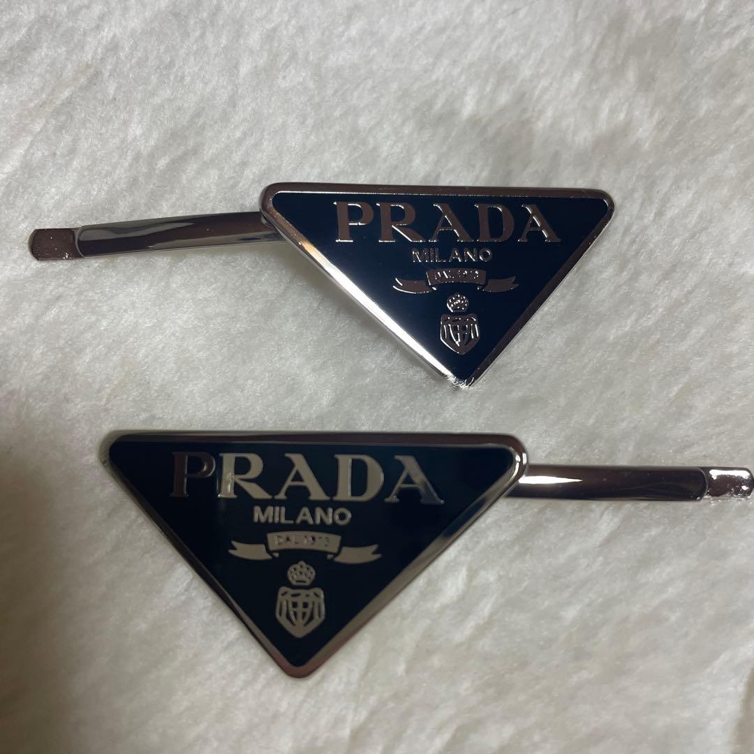PRADA プラダ ヘアピン 黒