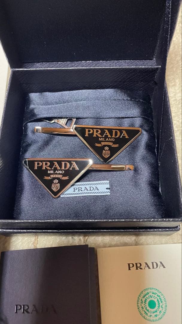 PRADA プラダ ヘアピン 黒