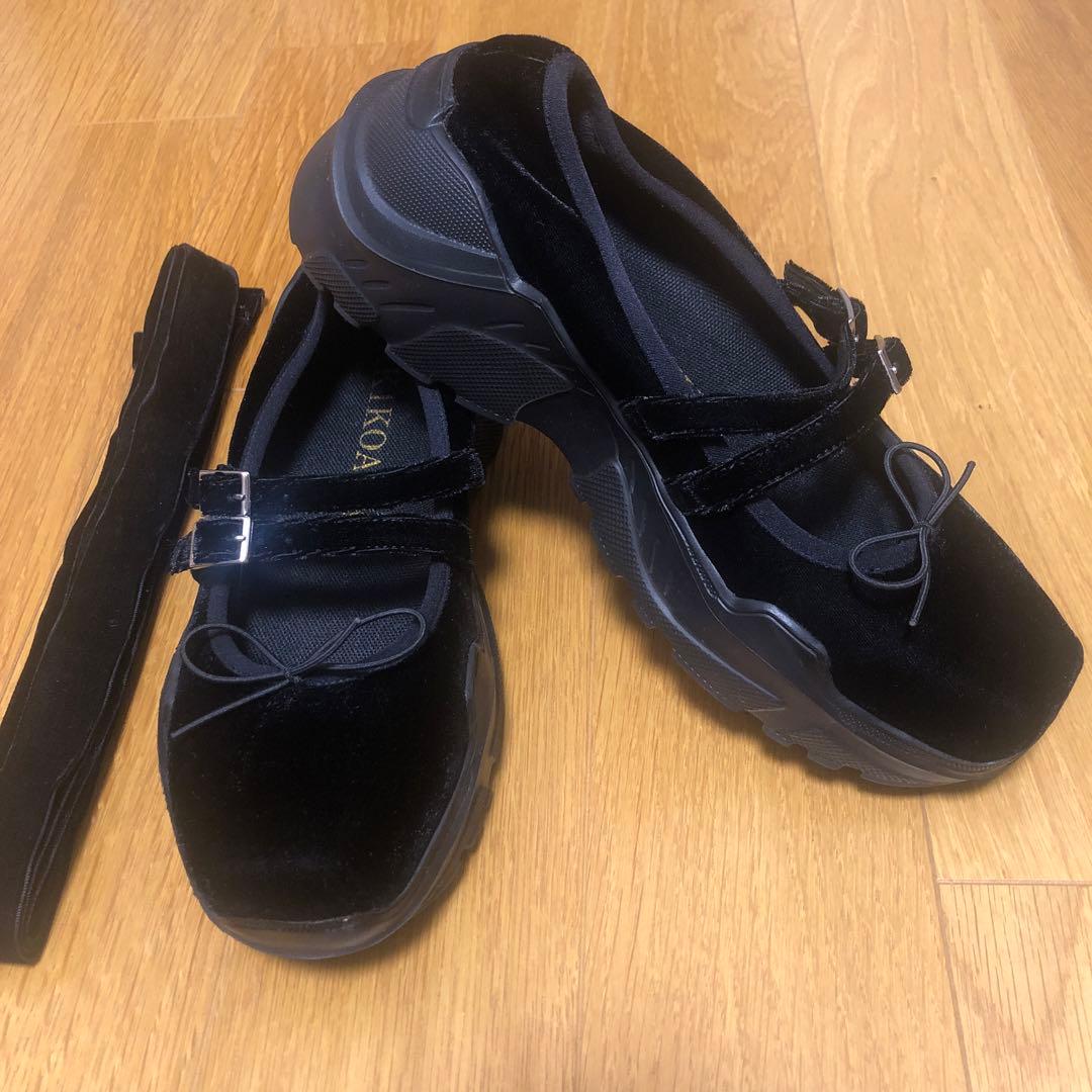 アキコアオキ　ブラック ベルベット スニーカー Giselle サイズ37