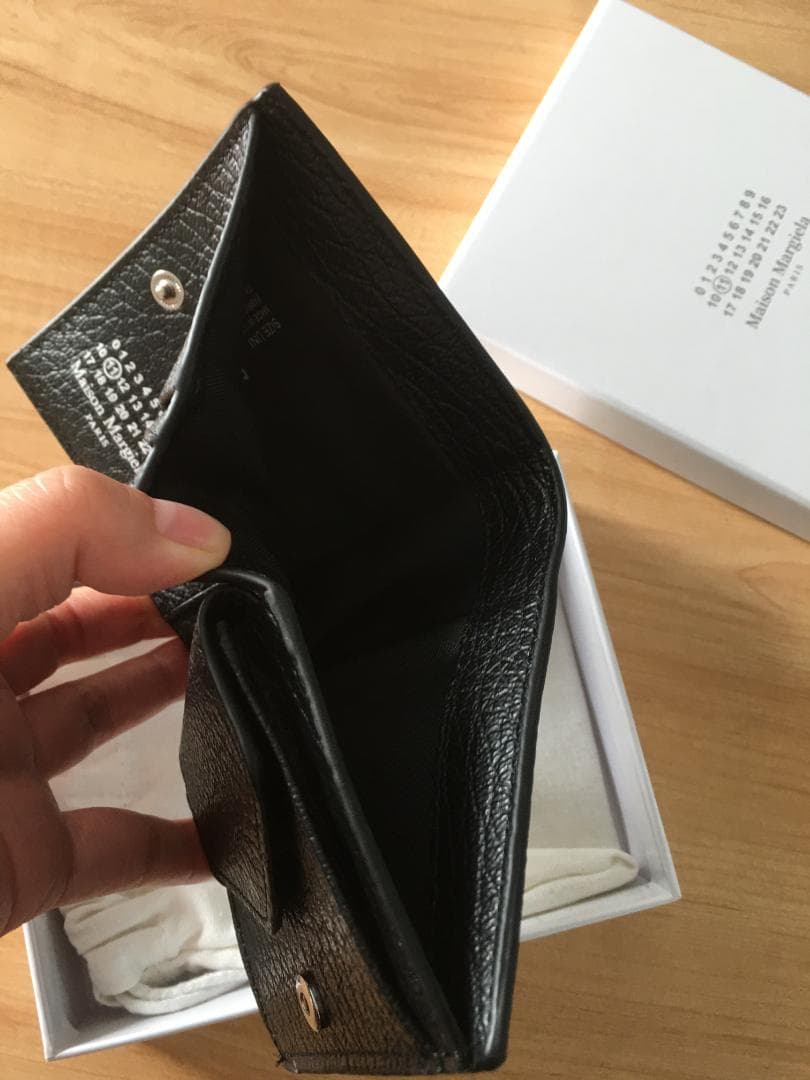 二つ折り財布 レザー