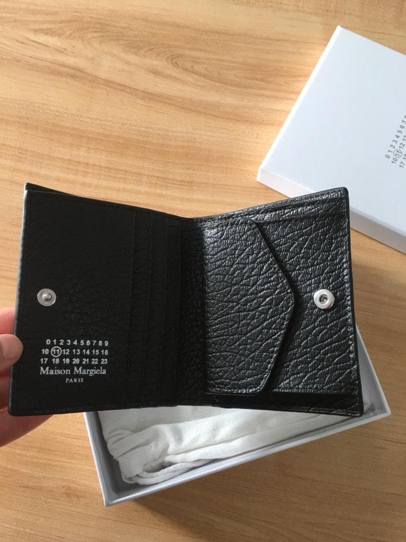 二つ折り財布 レザー