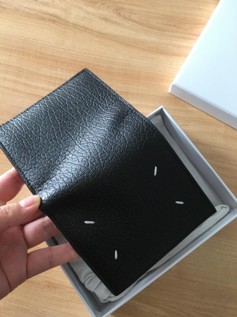 二つ折り財布 レザー