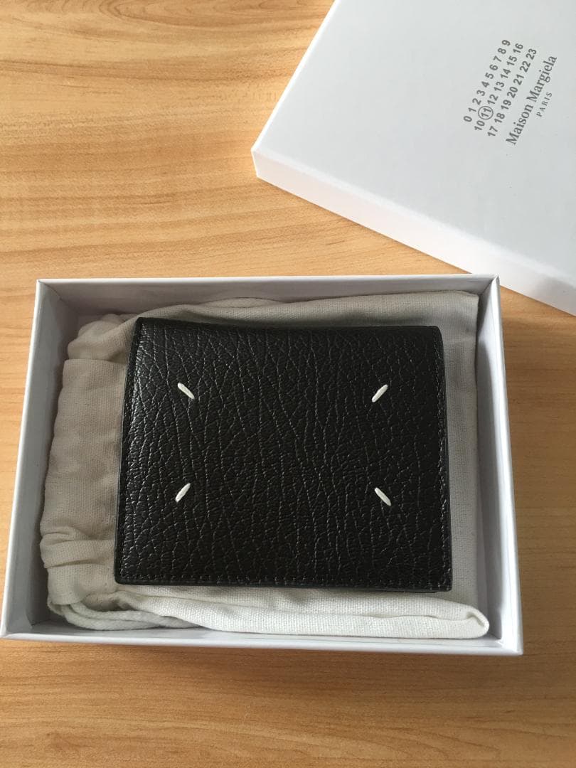 二つ折り財布 レザー