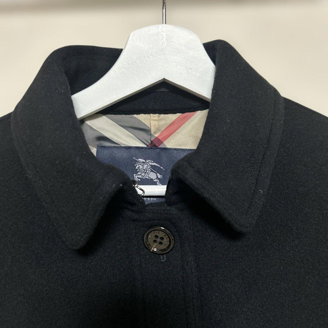 Burberry美品　黒いボタン付きウールコート　サイズ40