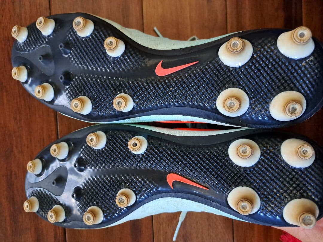 ナイキ　PHANTOM サッカーシューズ　スパイク　25.5㎝