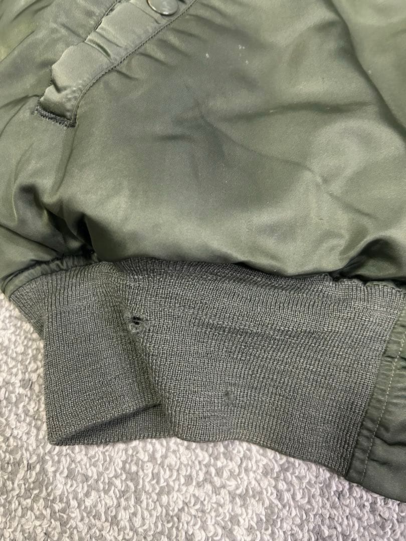 オリーブグリーン MA-1ジャケット Mサイズ