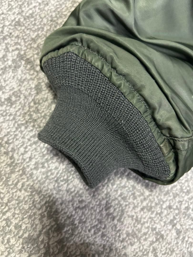 オリーブグリーン MA-1ジャケット Mサイズ