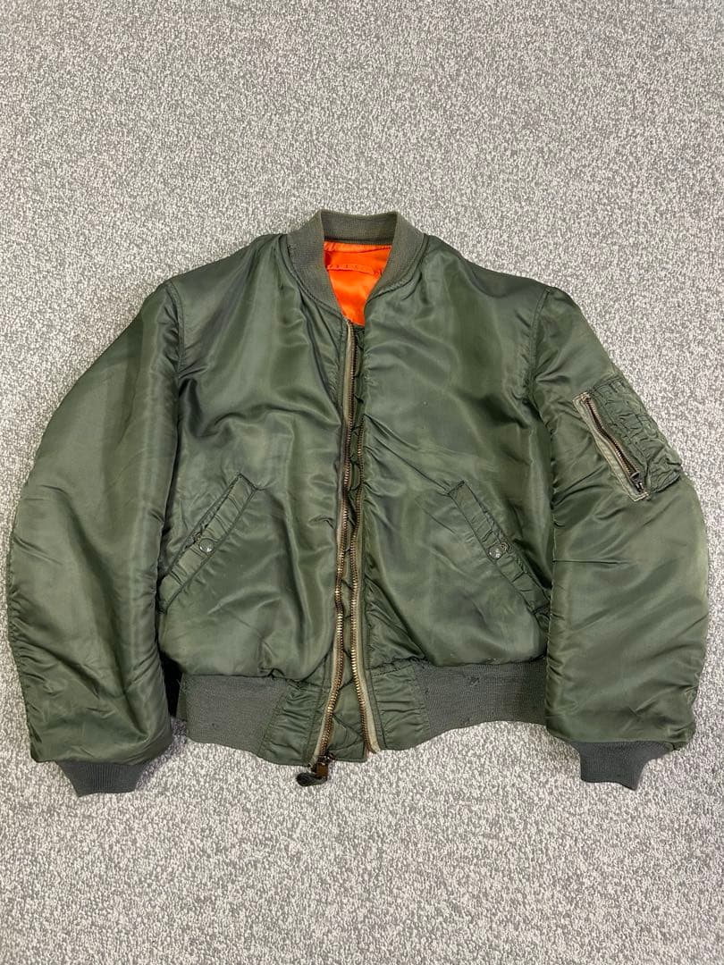オリーブグリーン MA-1ジャケット Mサイズ