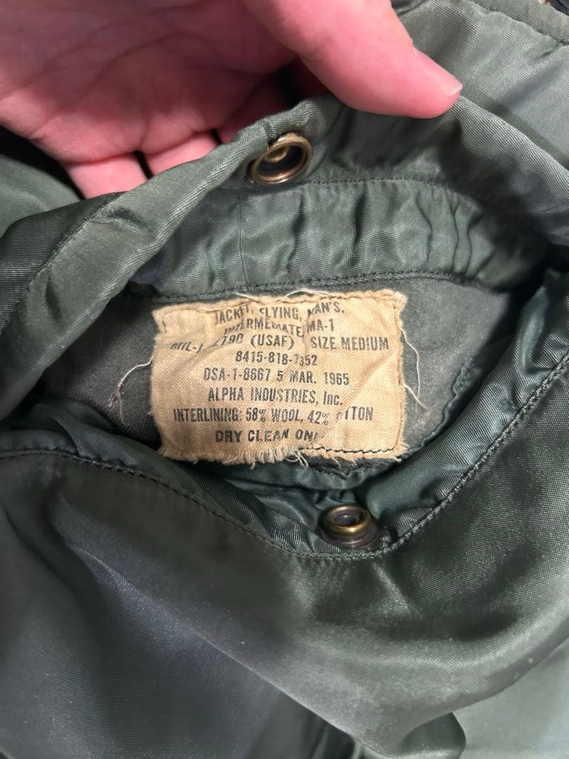 オリーブグリーン MA-1ジャケット Mサイズ
