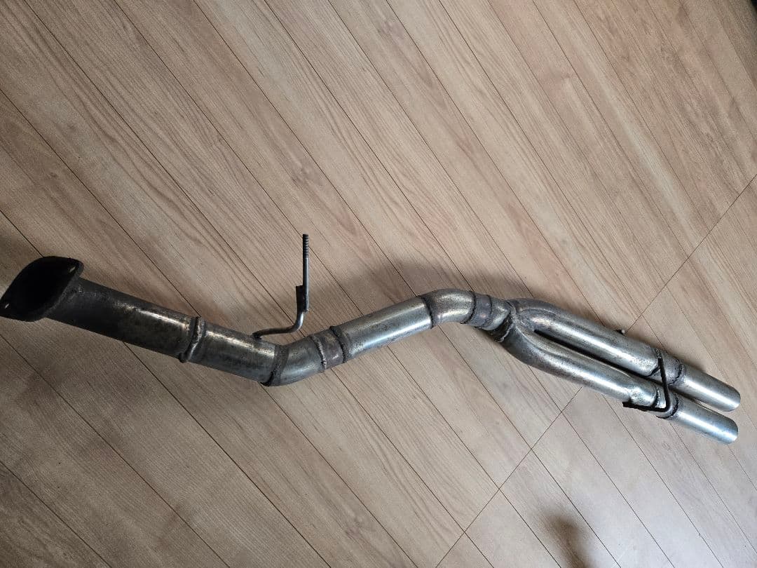Y31シーマ　デュアルマフラー