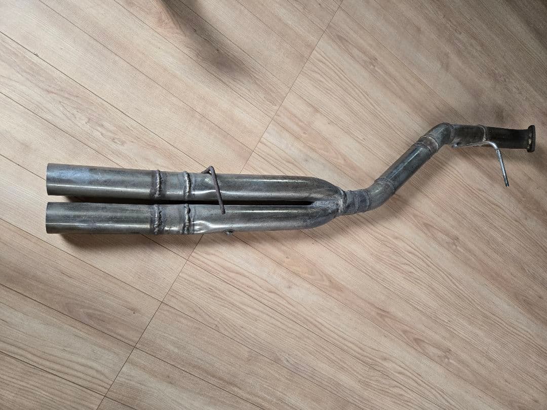 Y31シーマ　デュアルマフラー