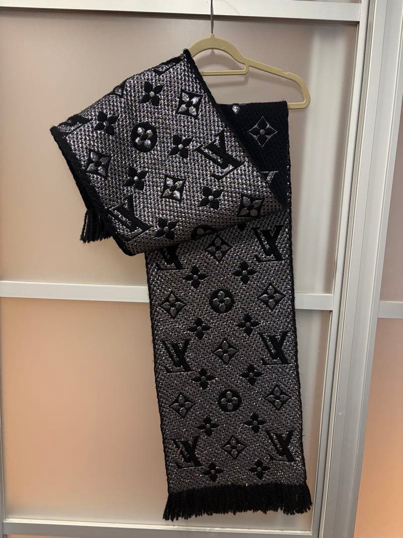 【美品】Louis Vuitton ロゴマフラー ブラック M75833