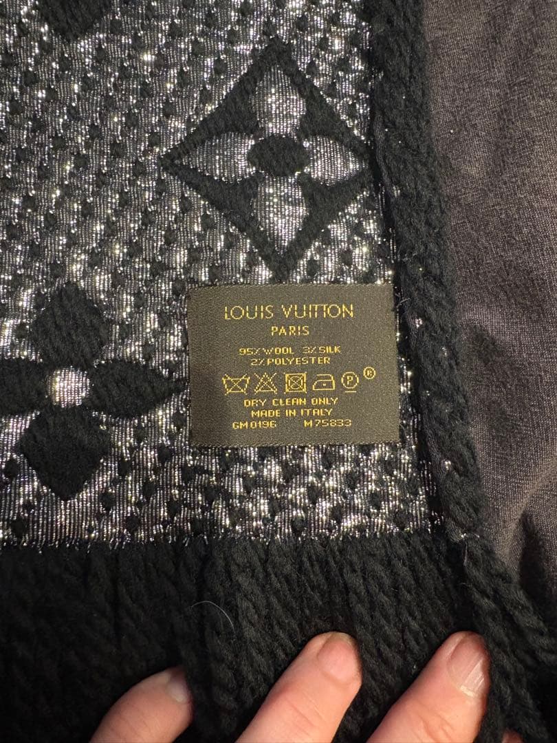 【美品】Louis Vuitton ロゴマフラー ブラック M75833