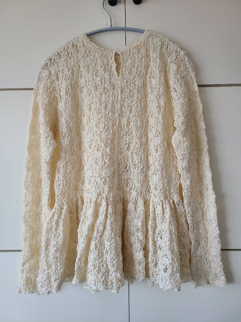 *さらさら*イエナ flowerストレッチレース ペプラムプルオーバー