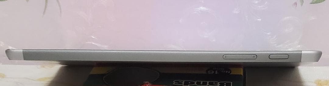 (美品) Surface GO 2 8100Y/8GB/128GB LTE