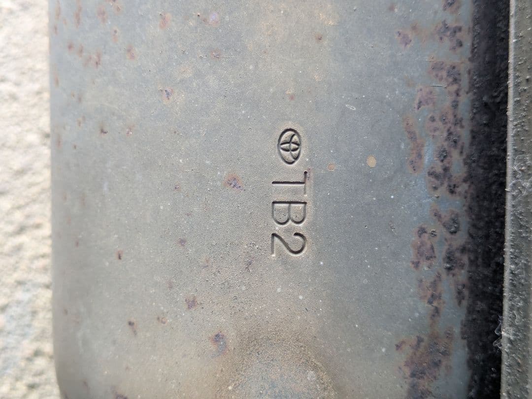 プリウス　触媒　コンバーター