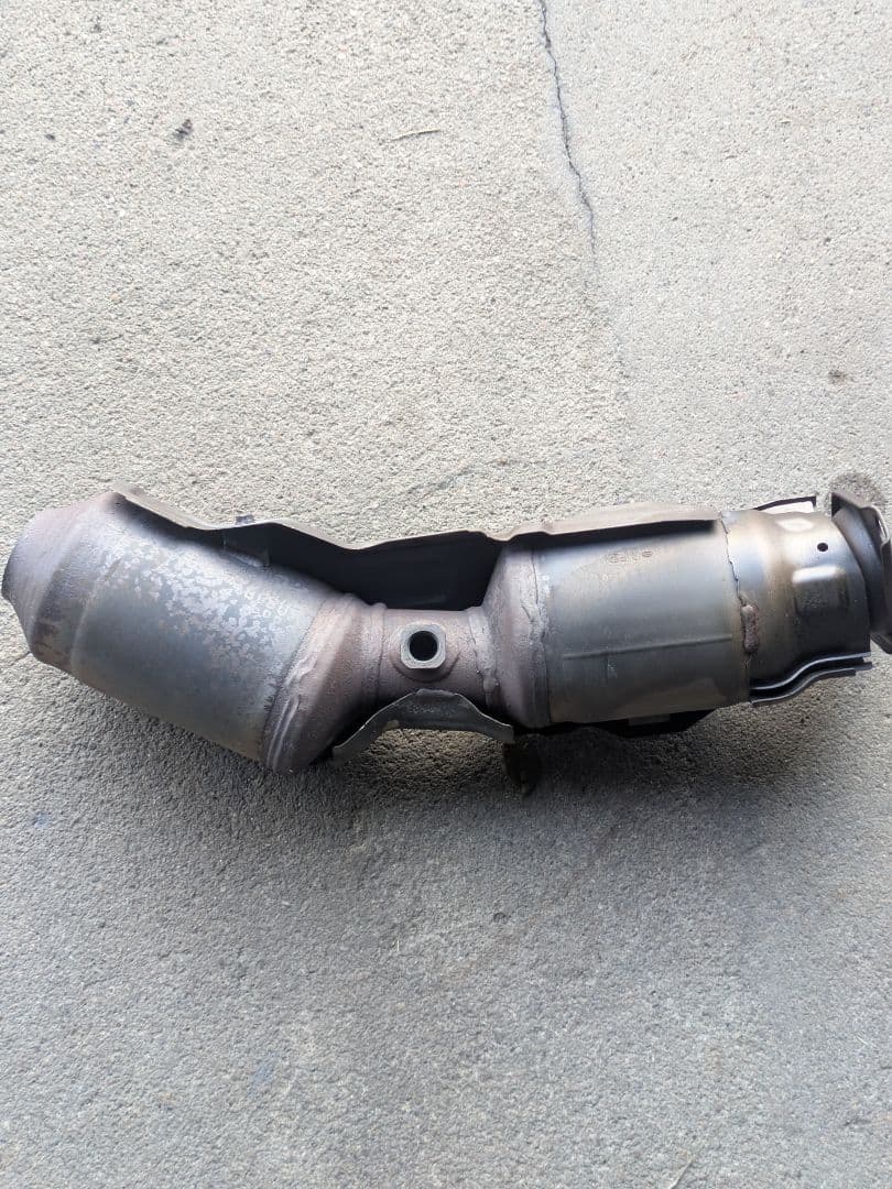 プリウス　触媒　コンバーター